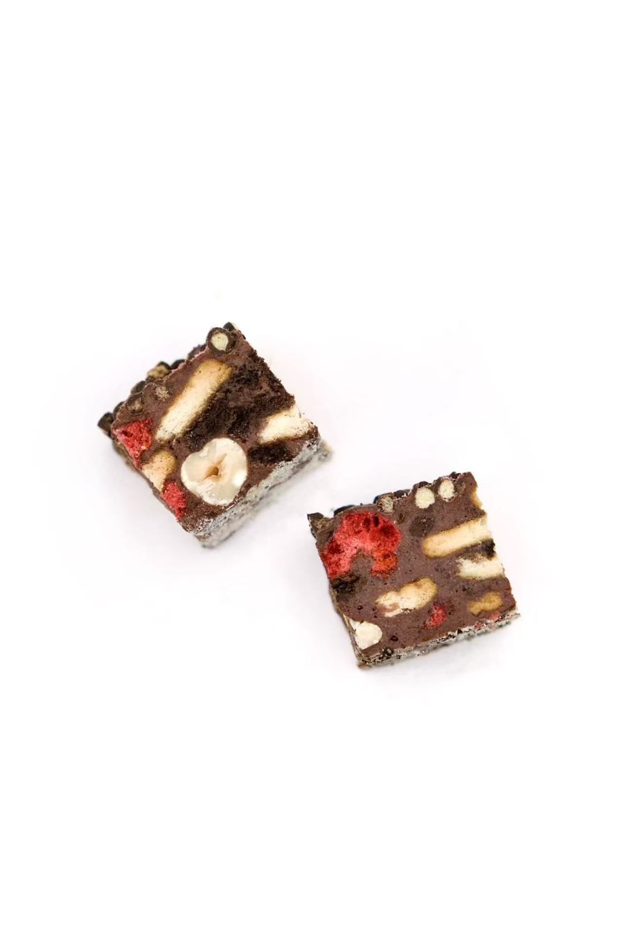 Nuts Crunch - Valrhona Chocolate Strawberry
